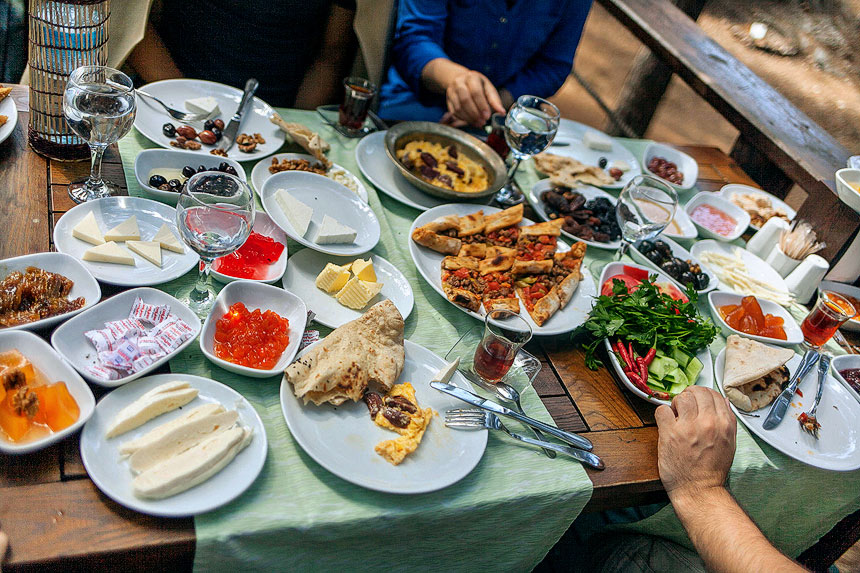 Kahvalti (Turkish Breakfast) : Recommended Istanbul Food | Travelvui